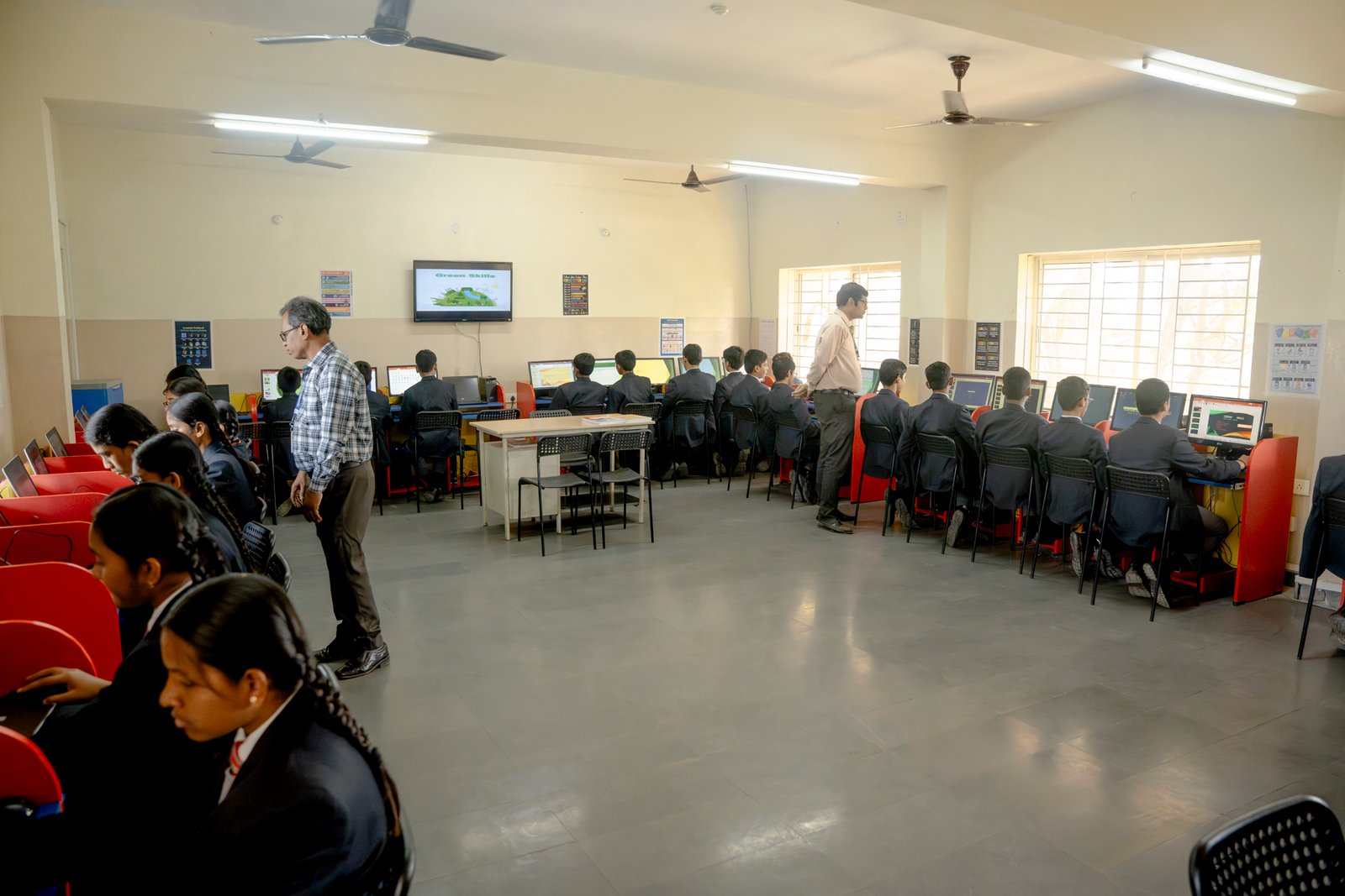 Computer lab/UKP02160.jpg